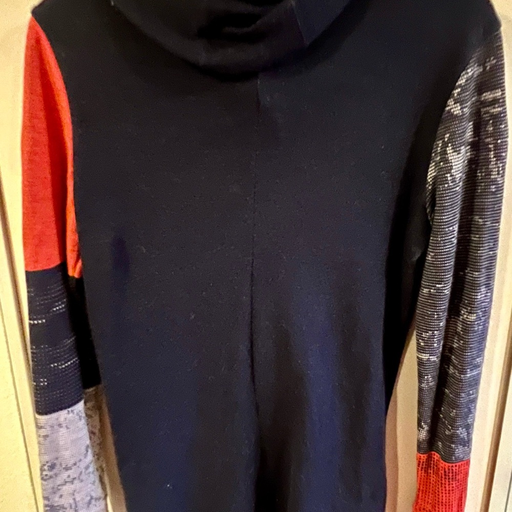Icebreaker Women's Navy Blue and Red Jacket - Picture 2 of 7